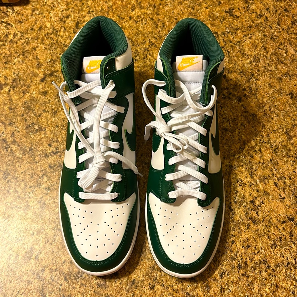 Brand new with box Nike Dunk Hi Retro “Australia” noble green. Men’s size 15